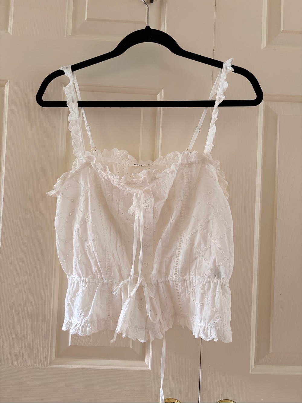 Neuflora White Eyelet Ruffle Cropped Tank Top